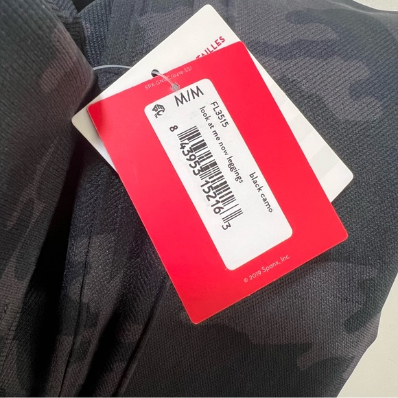 New Spanx Look At Me Now Black Camo Legging Size M - Picture 10 of 10